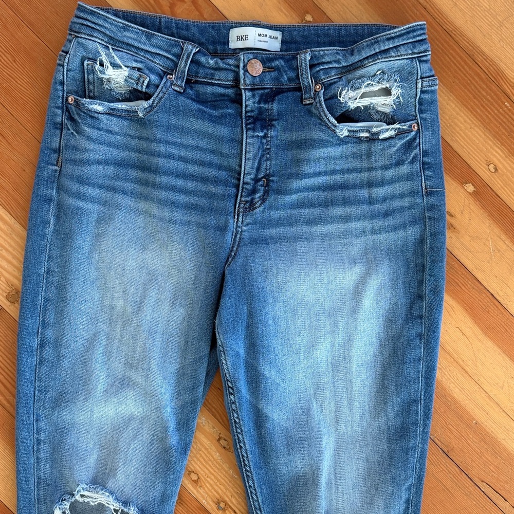 BKE High Rise Distressed Mom Jean 30 - Picture 2 of 6